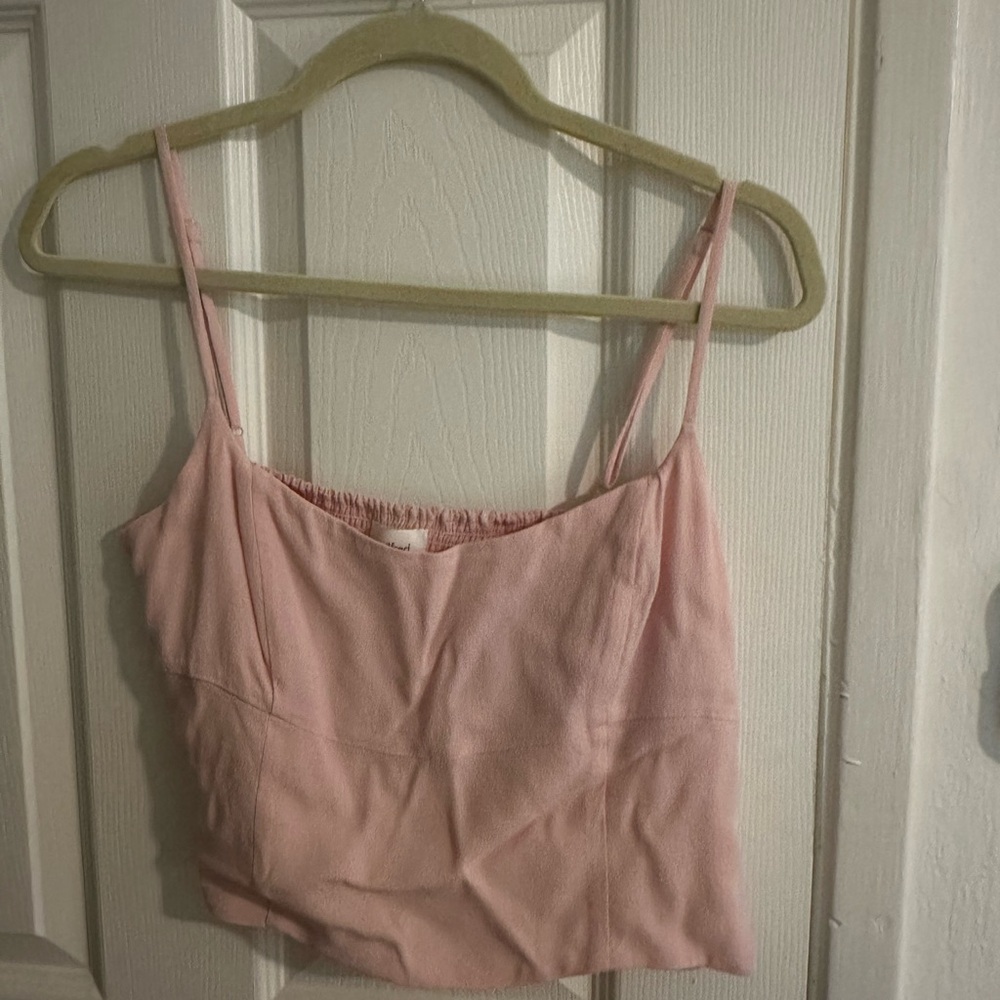 Aritzia Wilfred pink cropped tank top.